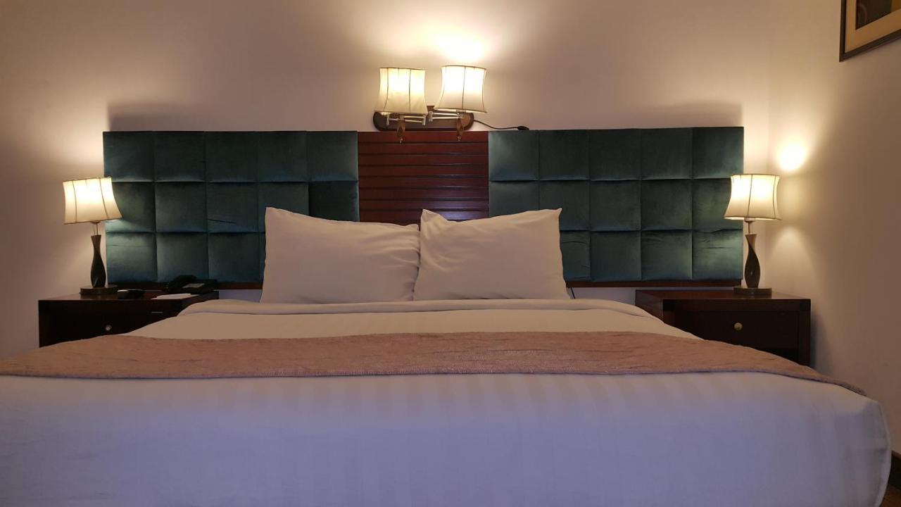 Savoey Hotel Lahore Buitenkant foto