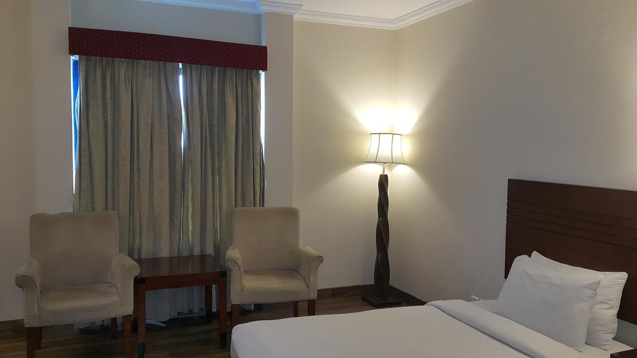 Savoey Hotel Lahore Buitenkant foto
