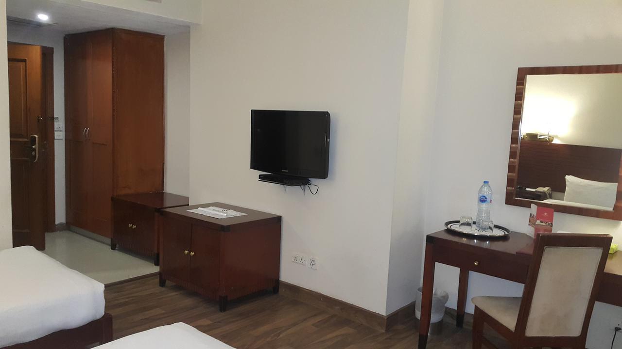Savoey Hotel Lahore Buitenkant foto